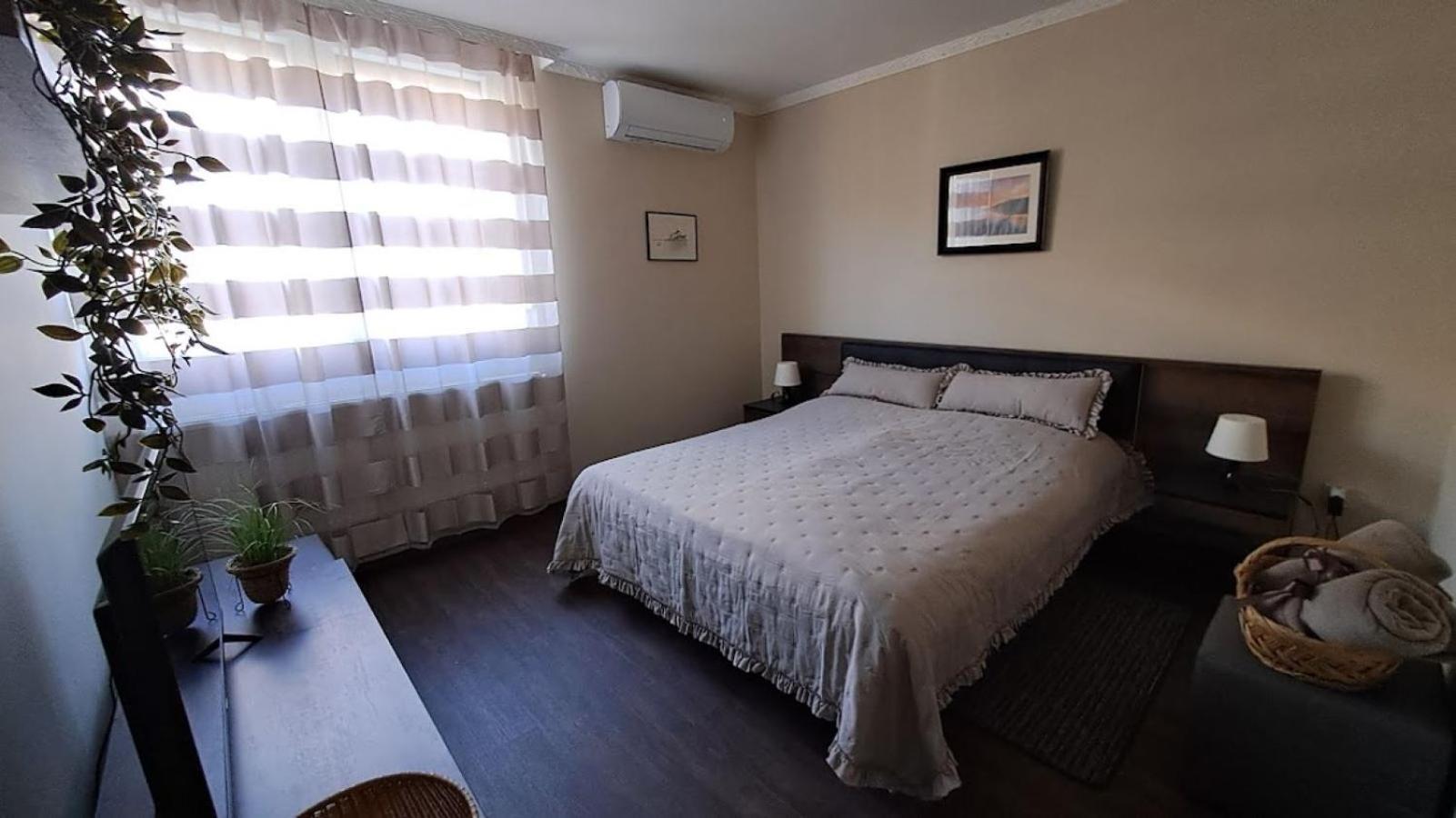 Szilfak City Apartman ไฮจ์ดุสโซบอสโล ภายนอก รูปภาพ