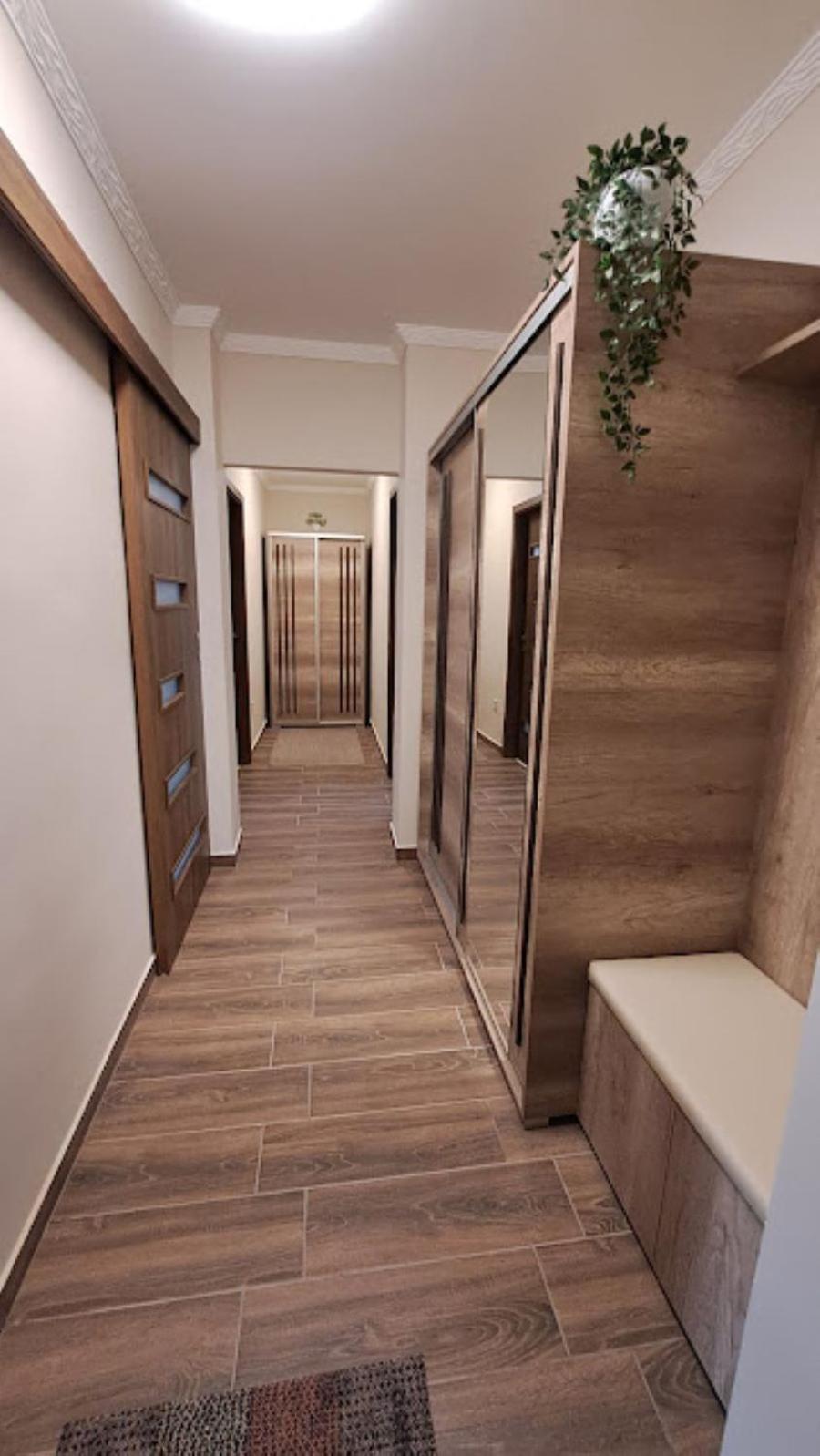Szilfak City Apartman ไฮจ์ดุสโซบอสโล ภายนอก รูปภาพ