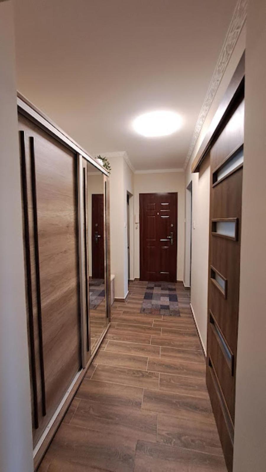 Szilfak City Apartman ไฮจ์ดุสโซบอสโล ภายนอก รูปภาพ