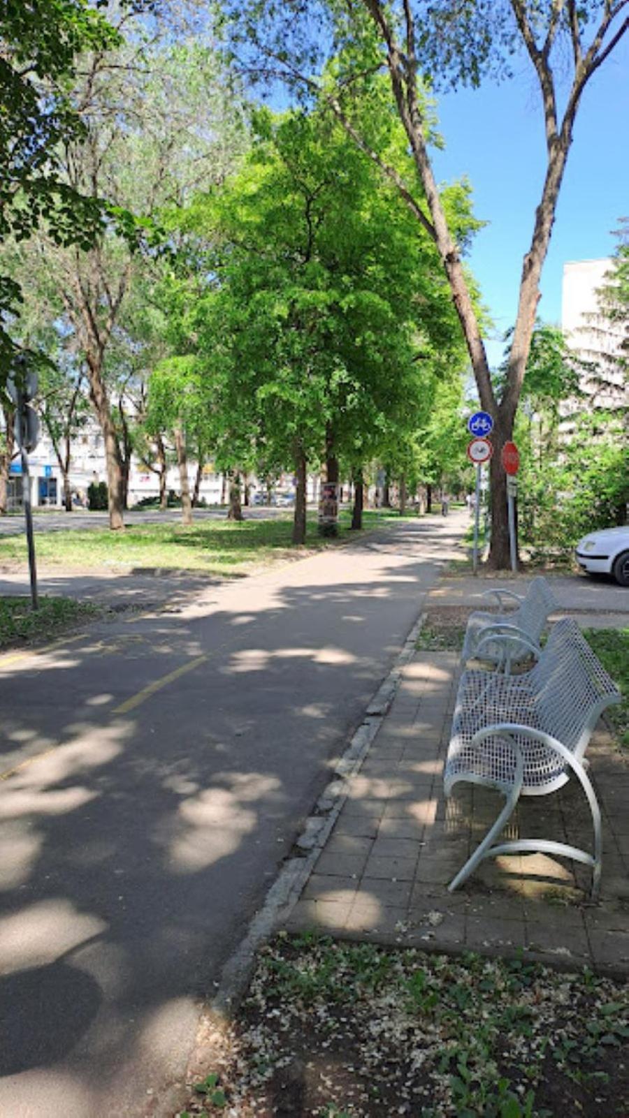 Szilfak City Apartman ไฮจ์ดุสโซบอสโล ภายนอก รูปภาพ